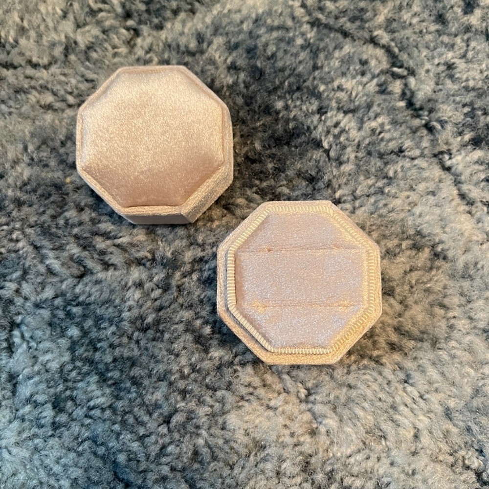 Wedding ring box